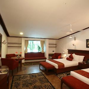Bay Window Suite